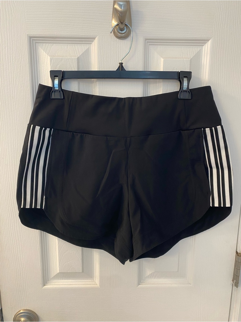 NWOT Athleta Ascender Shorts with Side Stripe Detail